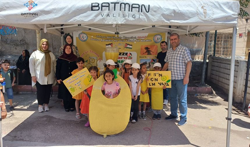 Batman'da Öğrenciler Filistin Yararına Limonata Sattı
