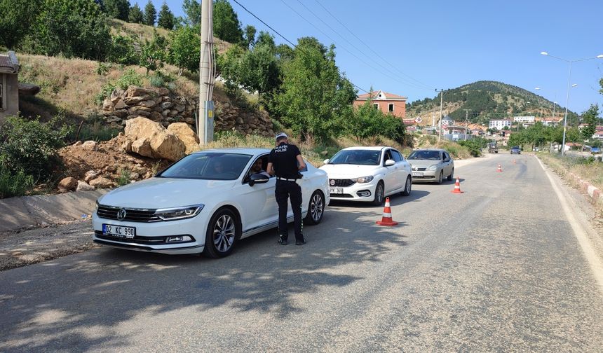 Çelikhan'da emniyet ekipleri bayram uygulaması yaptı