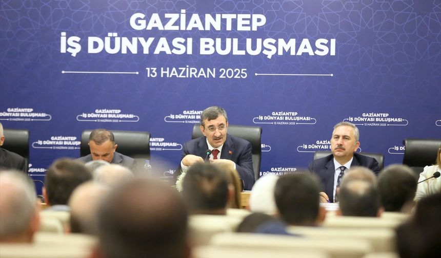 Cumhurbaşkanı Yardımcısı Yılmaz Gaziantep'te sanayicilerle bir araya geldi: