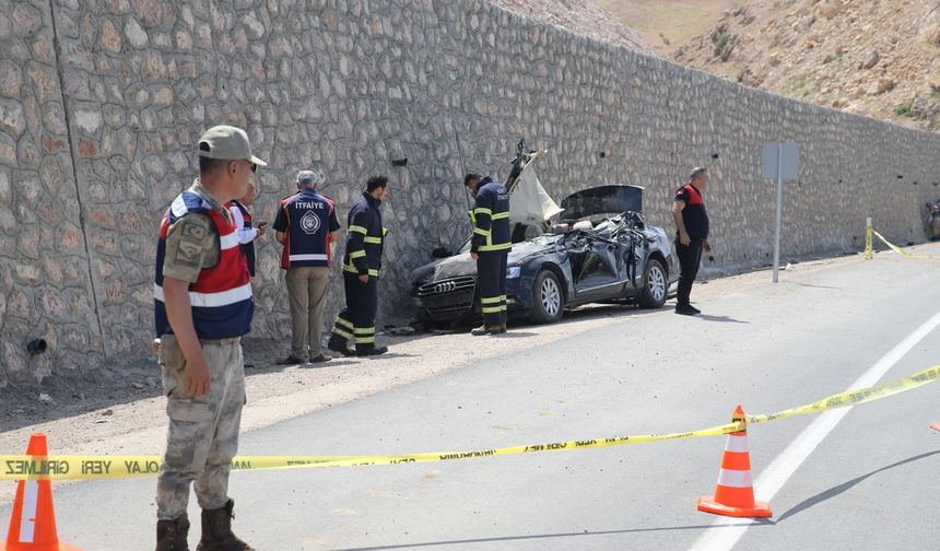 Siirt'te Feci Kaza: 1 Ölü, 4 Yaralı!