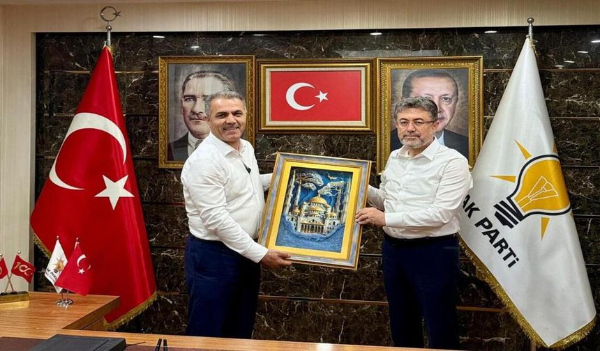 Bakan Yumaklı'dan AK Parti Batman İl Başkanlığı'na Ziyaret