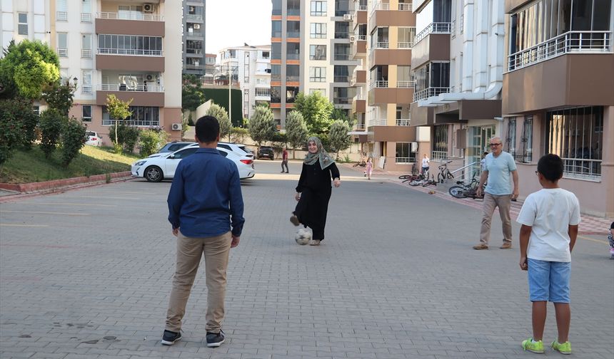 Batman'da Komşu Aileler 4 Çocuğa Sıcak Yuva Oldu