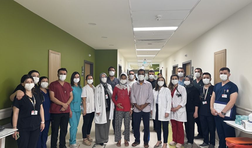 Gaziantep'te böbrek yetmezliği olan kadına, eşinden alınan organ nakledildi