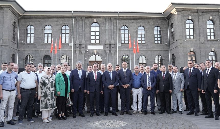 Srebrenitsa soykırımı kurbanları, Diyarbakır'da düzenlenen sergiyle anıldı