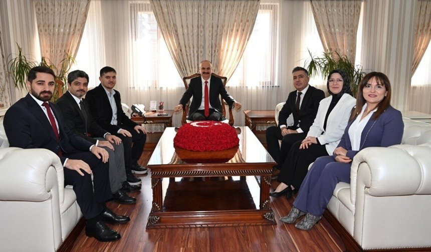 Vali Canalp’ten Sağlık Çalışanlarına Teşekkür