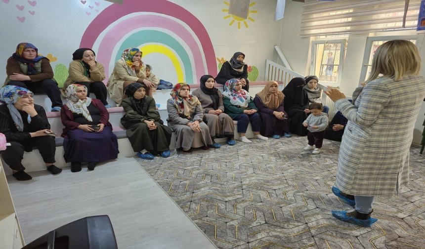 Batman'da Annelere ve Babalara "Kanserle Mücadele" Eğitimi