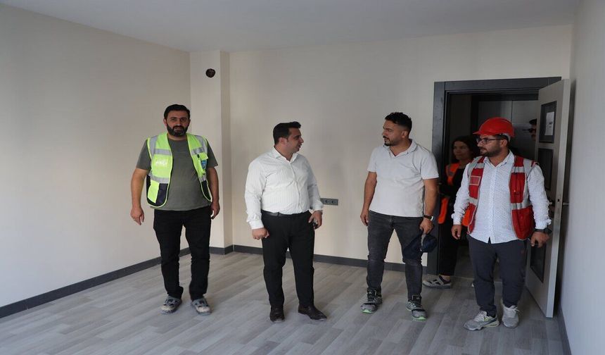 Kaymakam Böyük, Hasankeyf TOKİ Konutları İnşaatında İncelemelerde Bulundu