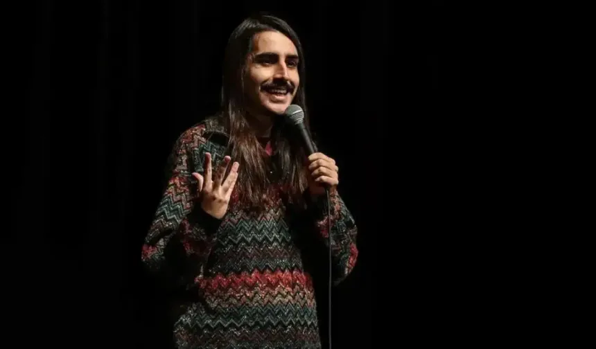 Komedyen Deniz Göktaş Havalimanında Gözaltına Alındı