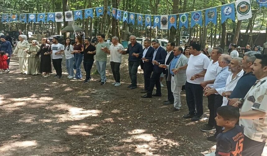 DEVA Partili Mehmet Emin Ekmen İstanbul’daki Batmanlılarla Buluştu