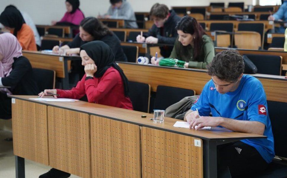 AYT Saat Kaçta Başlıyor ve Kaçta Bitiyor?