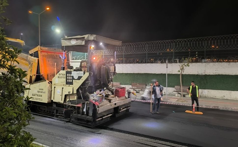 Batman Belediyesi'nden Asfalt ve Yol Atağı