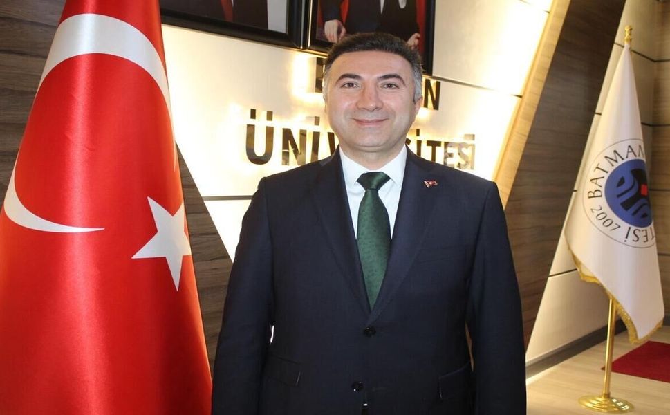 Rektör İdris Demir Annelerin Gününü Tebrik Etti