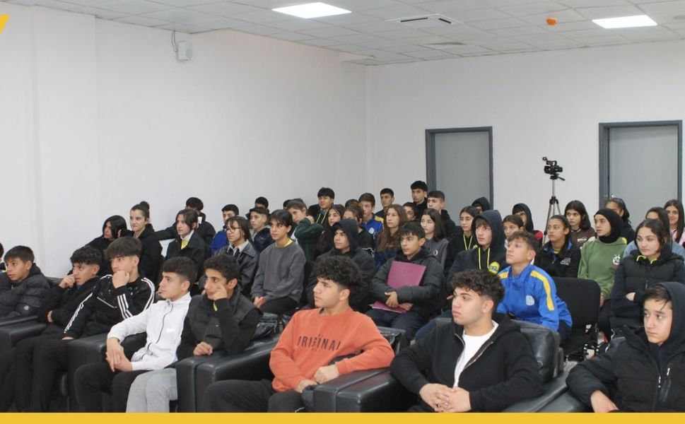 Gençler, Öz Kontrolün Sırrını Keşfetti: Batman Üniversitesinden Uzak Doğu Sporlarının Disiplin Gücüne Işık Tutan Söyleşi