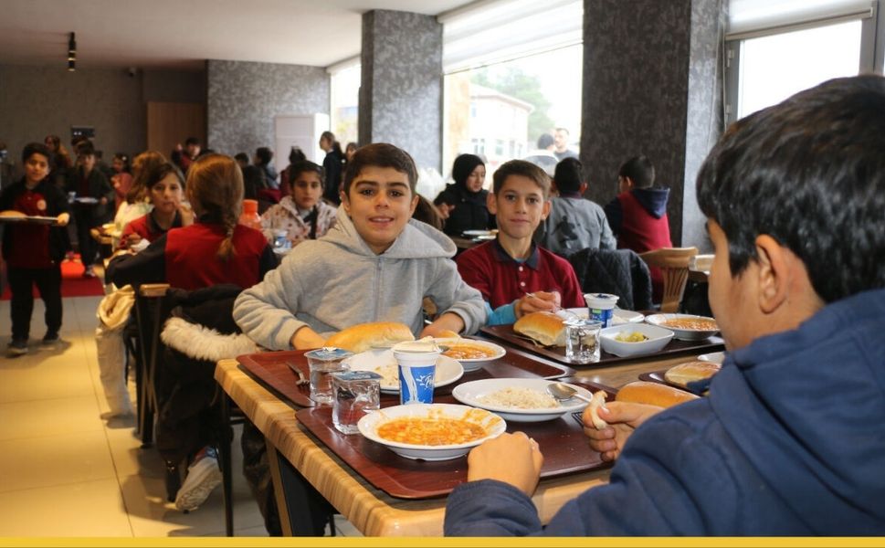 Batman’da Köy Okulu Öğrencileri İlk Kez Tribünde: Çarıklı Ortaokulu'ndan Stadyum Çıkarması