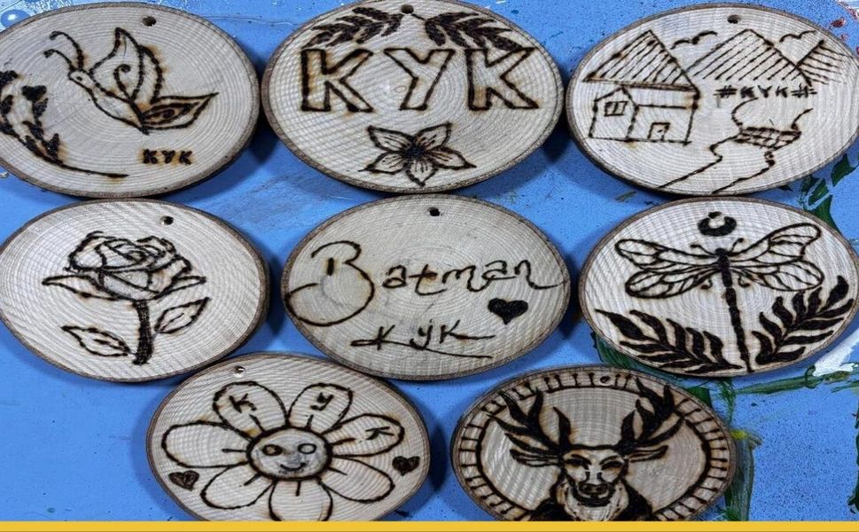 Batı Raman Kız Yurd’unda Sanat Terapisi: Geleceğin Mezunları Sınav Kaygısını Ahşap Yakarak Dağıtıyor