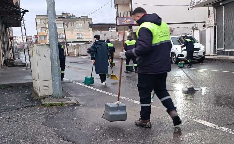 Cumhuriyet’ten Petrolkent’e Kadar Batman Sokakları Pırıl Pırıl: Belediye Ekipleri Dört Bir Yanda!