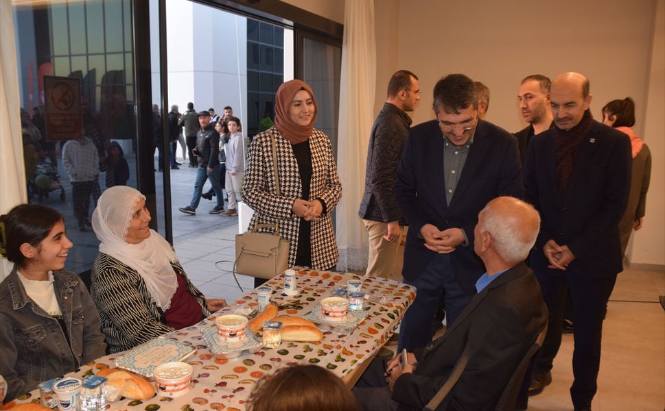 Batman Milletvekili Nasıroğlu, Vatandaşlarla İftar Yaptı
