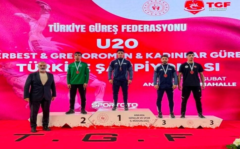 Batman Üniversitesi Güreşte Türkiye İkincisi Çıkardı