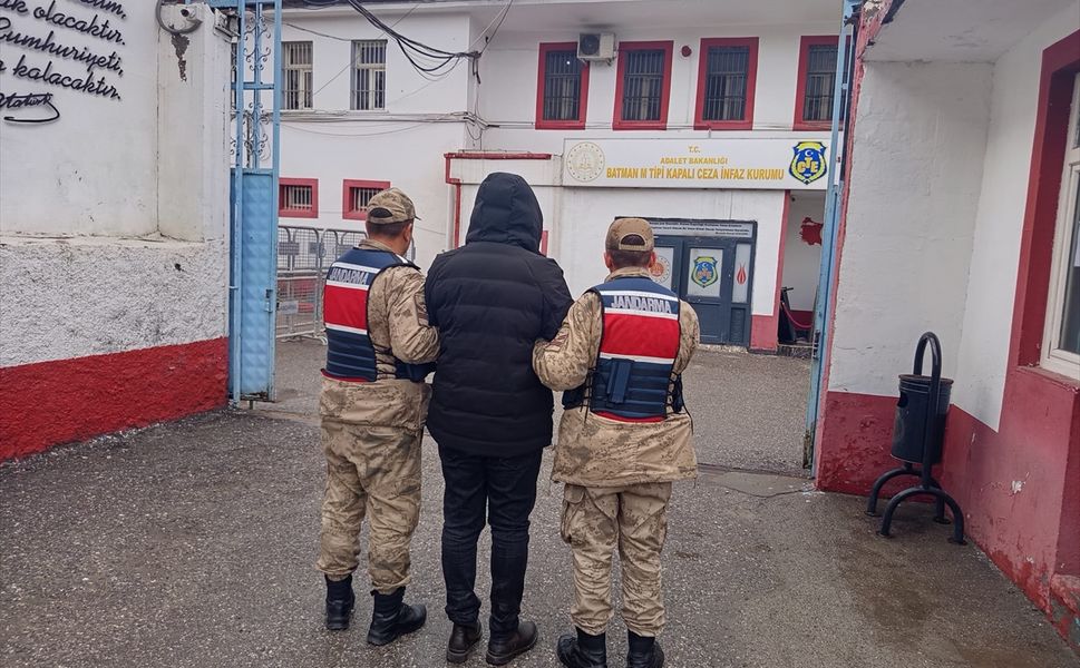 Batman'da Jandarmadan Kaçamadı! 13 Yıl Hapis Cezası Olan Firari Yakalandı