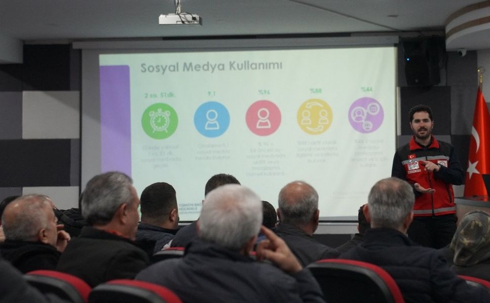 Batman Belediyesi’nden Çalışanlarına Teknolojik Cihazları Doğru Kullanma Rehberi