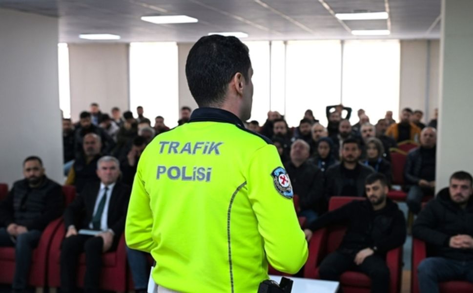 Batman’da Servis Şoförlerine Trafik Eğitimi: Okul Yolları Artık Daha Güvenli