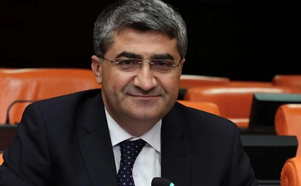 Milletvekili Ekmen’den Bilet İsyanı: Batman’a Uçmak Artık Londra’dan Daha Lüks!