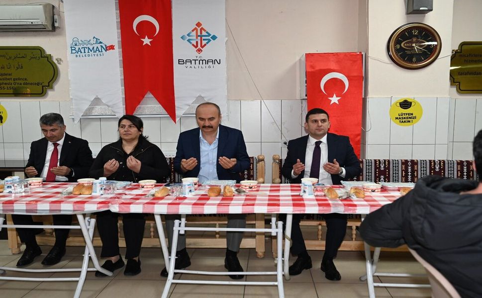 Vali Canalp Vatandaşla İftarda Buluştu