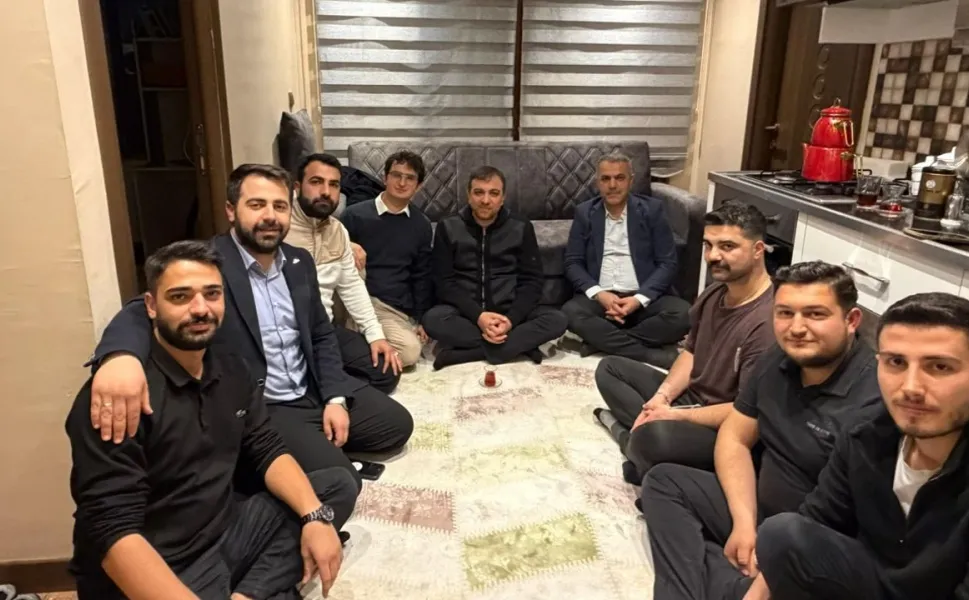 Hüseyin Şansi Gençlerin Sahur Sofrasına Konuk Oldu