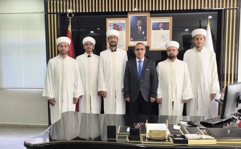 Sason'da Genç İmamlar Cübbelerini Giydi