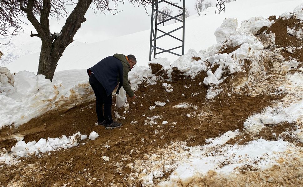 Sason’da Kalpleri Isıtan Hareket: "Kar Beyazına, Can Suyu Oldular"