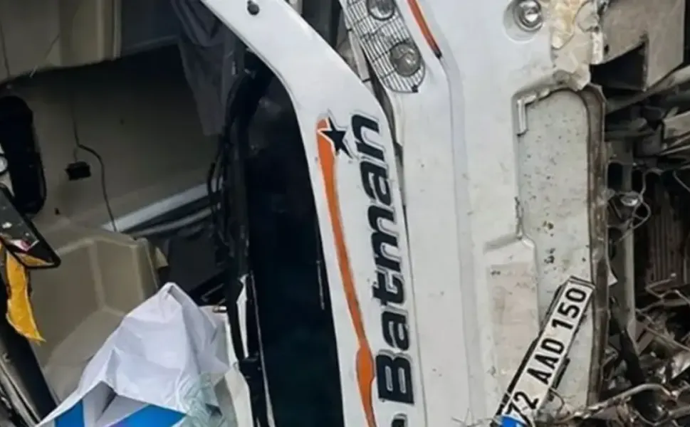 Batman Otobüsü Devrildi: 24 Yaralı