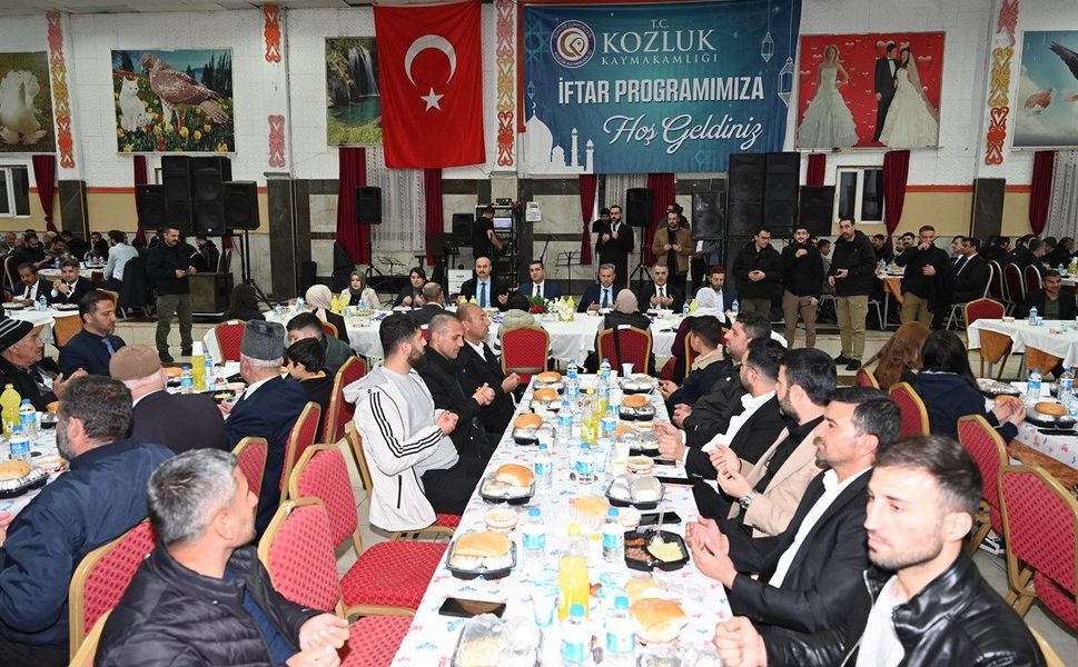 Kozluk’ta Gönül Sofrası: Vali Canalp Vatandaşlarla İftar Açtı