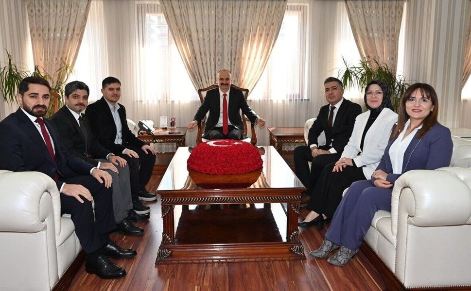 Vali Canalp’ten Sağlık Çalışanlarına Teşekkür