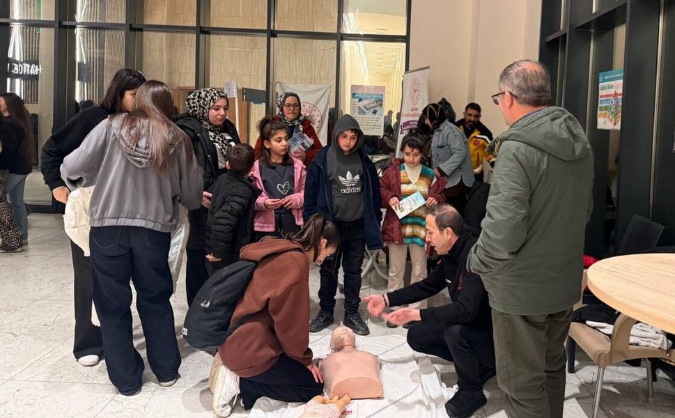 Sağlıklı Hayat İçin Külliyede Bilgilendirme Standı