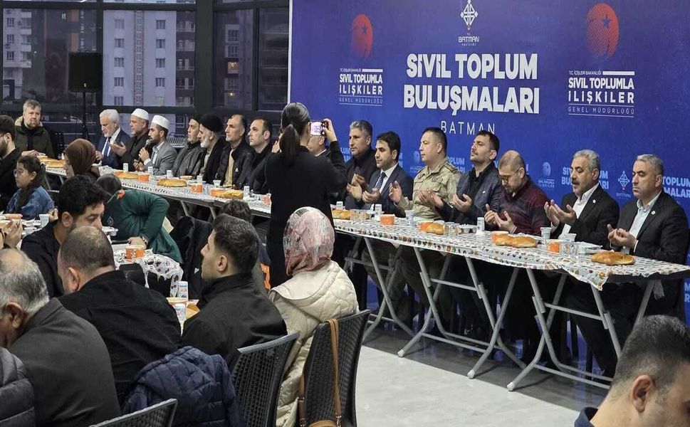 Batman’da Siirtliler Gönül Sofrasında Buluştu
