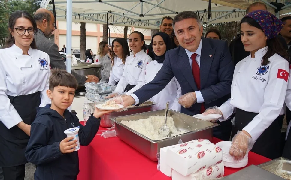 Batman Üniversitesi’nde Vefa Sofrası