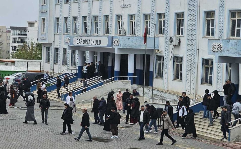 Batman Dahil 81 İlde EKPSS Heyecanı: 115 Bin Aday Geleceği İçin Ter Döktü