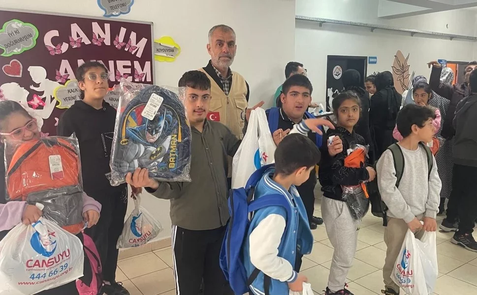 Batman’da Özel Öğrencilere Cansuyu: Gönüllüler Çocukların Yüzünü Güldürdü
