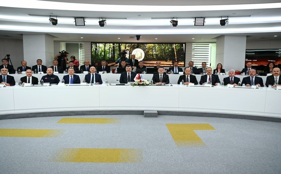 Vali Canalp Ankara’da Yangın Zirvesinde