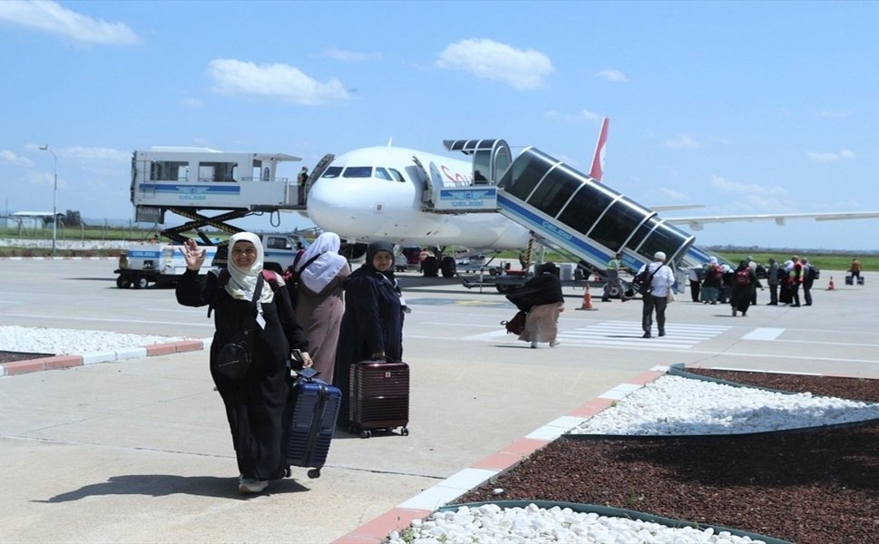 Mardin'de İlk Hac Kafilesi Gözyaşları ve Dualarla Uğurlandı