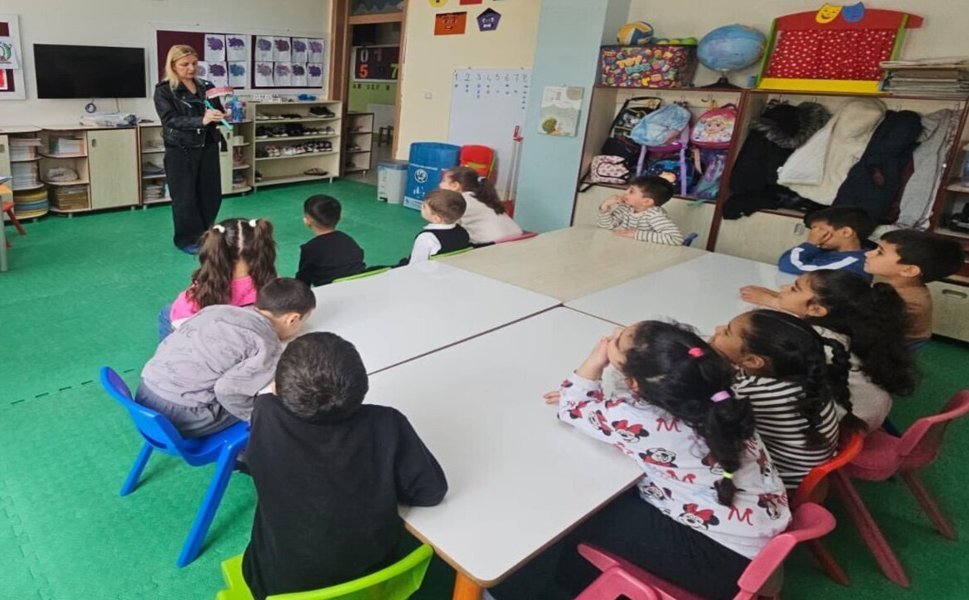 Batmanlı Çocuklar Diş Fırçalamayı Öğreniyor