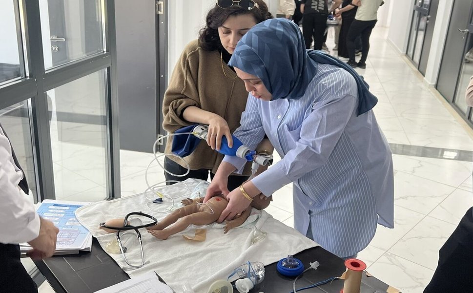 Doğumda Saniyeler Neden Önemli? Batmanlı Sağlıkçılardan Hayat Kurtaran Eğitim