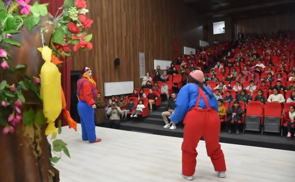 Sason'da Çocuklara Yönelik Tiyatro Etkinliği Düzenlendi