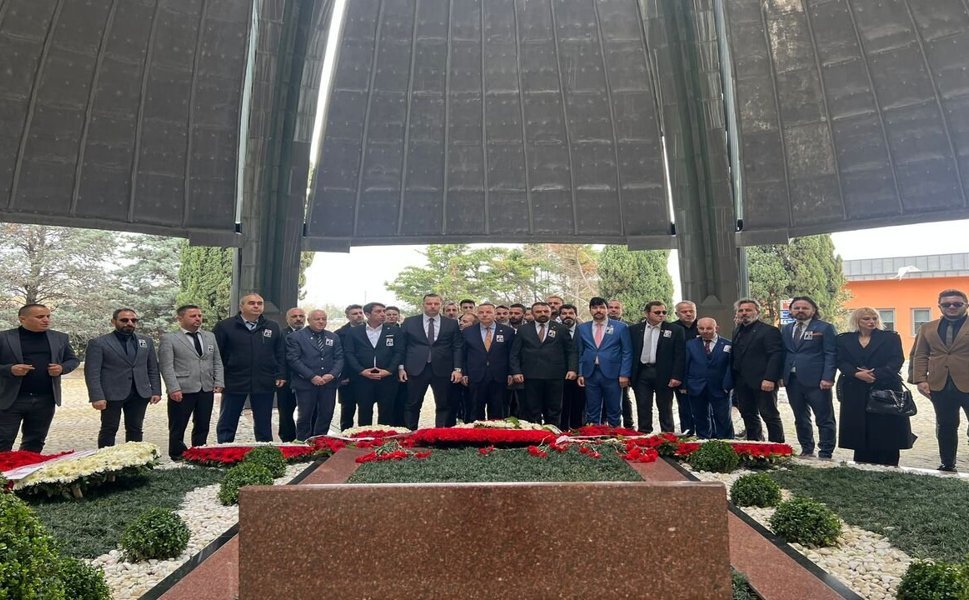 8. Cumhurbaşkanı Turgut Özal Topkapı’da Dualarla Anıldı