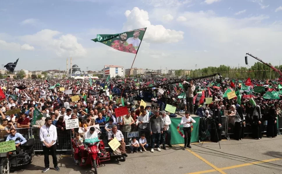 Batman’da Mevlid-i Nebi Coşkusu: On Binler Aynı Meydanda Buluştu