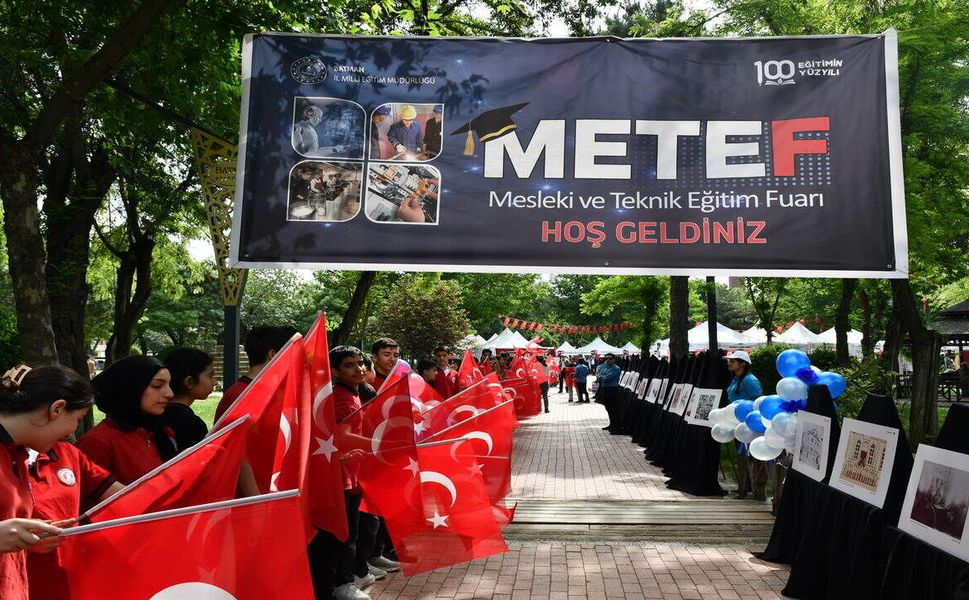 Batman'da 'Mesleki ve Teknik Eğitim' Fuarına Yoğun İlgi