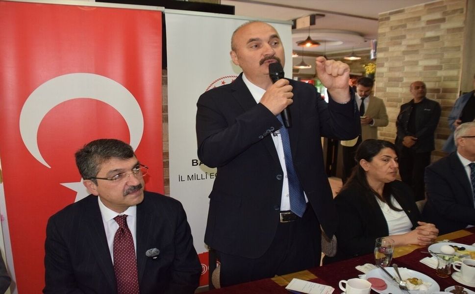 Vali Canalp ve Milletvekili Nasıroğlu Gençlerle Bir Araya Geldi