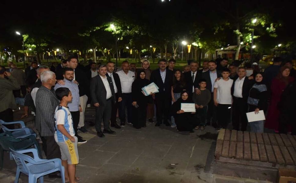 Milletvekili Ferhat Nasıroğlu Salih Özdemir Parkı'nda Mahalle Sakinlerini Dinledi