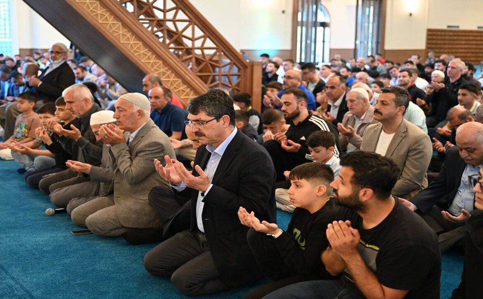 Milletvekili Ferhat Nasıroğlu'ndan Külliye'de Bayramlaşma Mesajı: "Kardeşliğimizi Büyütüyoruz"