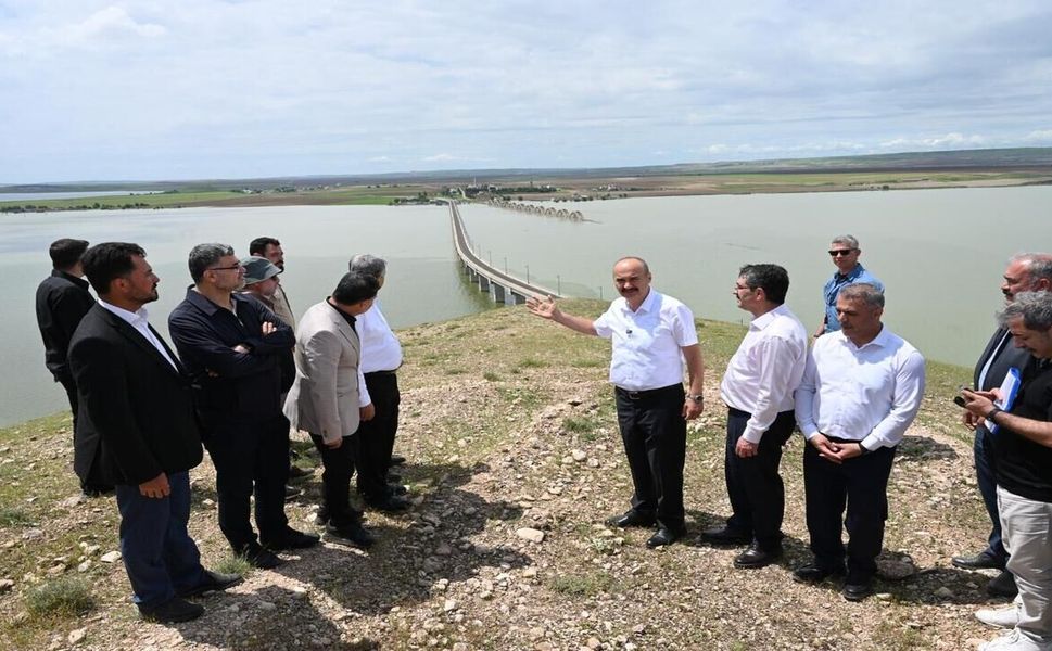 Vali Canalp’ten Jet Talimat: Zilek Köprüsü Uydu Kent Projesinde İlk Kazma Vuruluyor